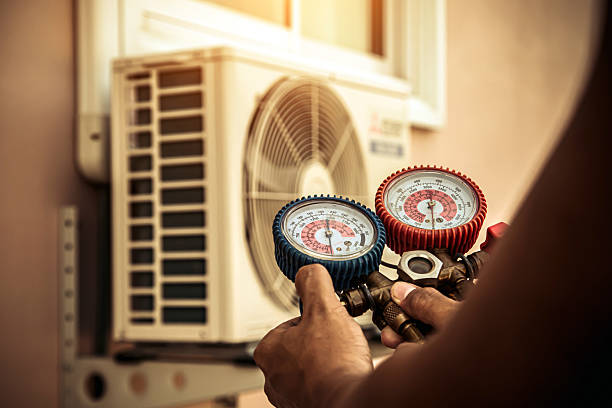 Professional Hvac technician working in Hauppauge, NY